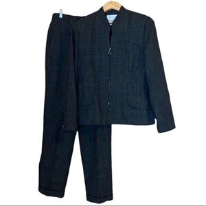 Worth jacket and pant set / pantsuit Black block check print Size 6